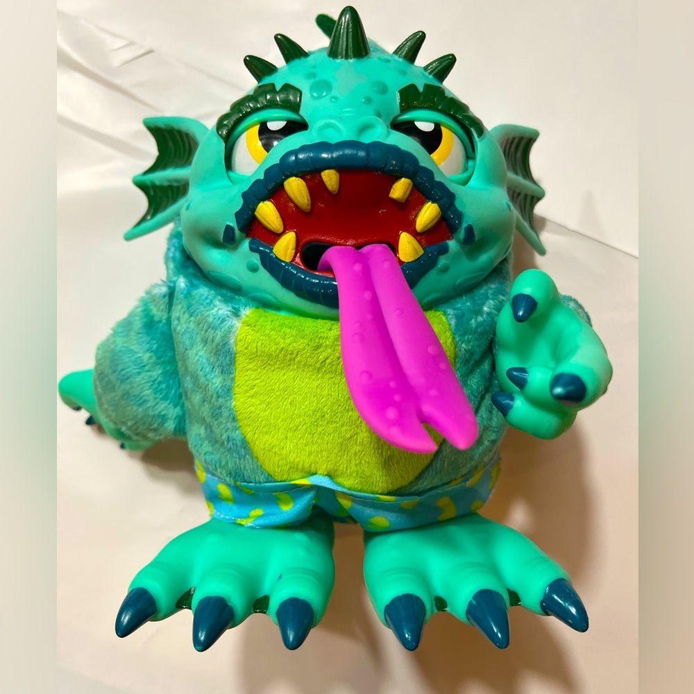 Green MONSTER Interactive Crate Creatures Surprise Big Blowout Croak - batteries